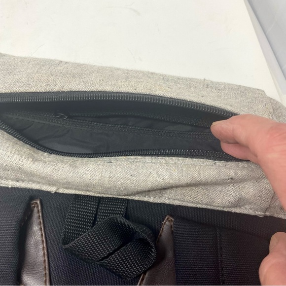 Billabong Light Gray Double Compartment Laptop Mac Book Backpack - Picture 9 of 12